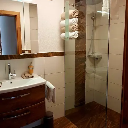 Simone Apartment *