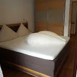 Simone 公寓 *
